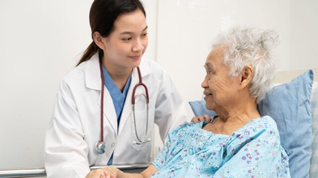 elderly people sick (2)